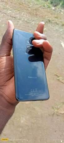 A picture of Samsung s9