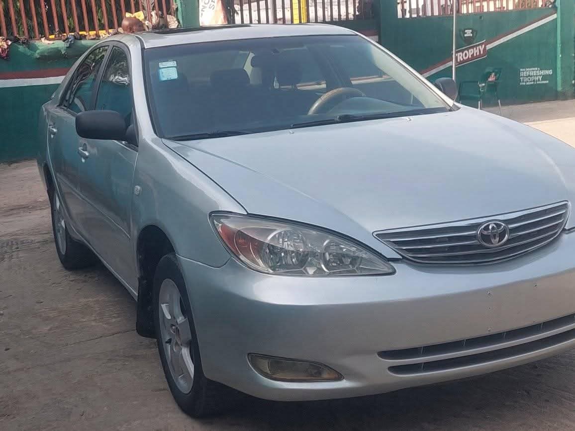 A picture of 2004 Toyota camry 2004