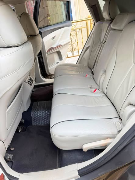 A picture of Toyota Venza 2010