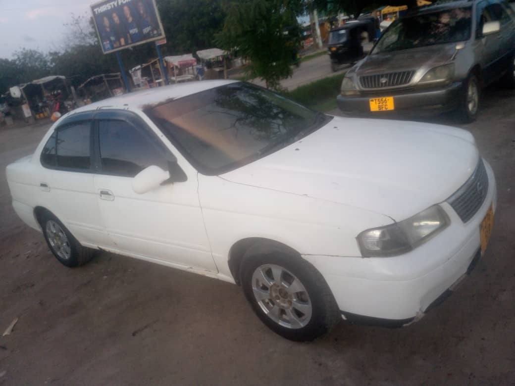 A picture of Nissan Sunny 0618032112 Call whatsapp
