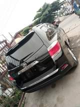A picture of Toyota Highlander 2012