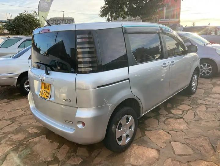 A picture of Sienta 1 5cc Call 0757294136