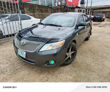 A picture of Toyota Camry 0.8