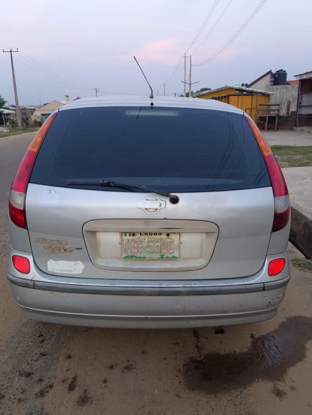 A picture of Nissan Almera tino
