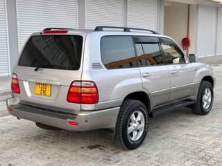 A picture of TOYOTA LANDCRUISER