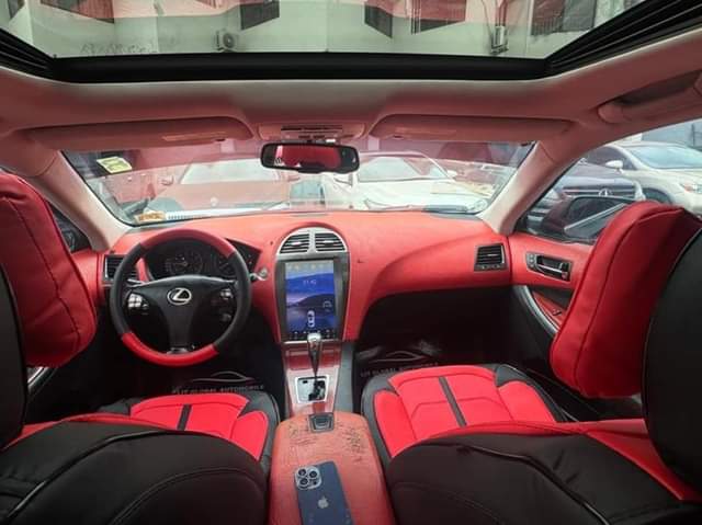 A picture of Registered 2009 Lexus ES350
