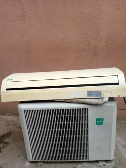 A picture of 1 5hp air conditioner