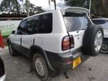 A picture of TOYOTA RAV4 FOR SALE nzuri sana iwahi mapema usilembe