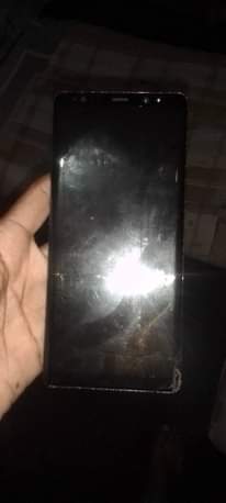 A picture of Samsung note 8