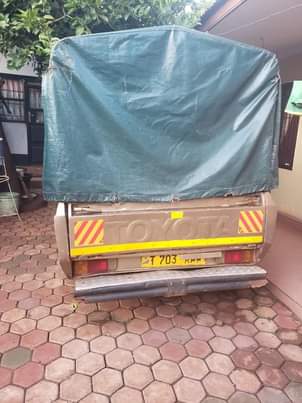 A picture of TOYOTA HILUX PICKUP