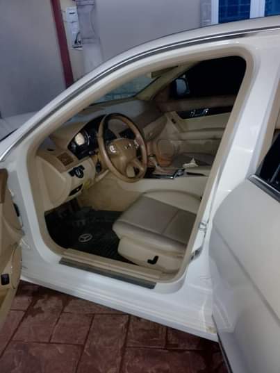 A picture of Mercedes Benz C300 Car 09 formatic