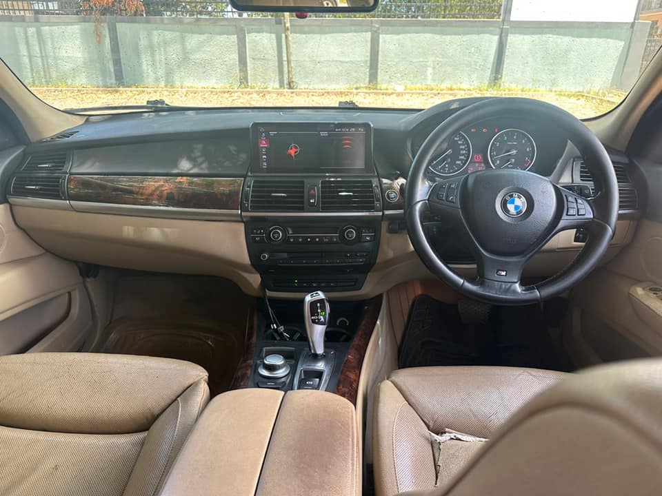 A picture of Bmw x5 Gia auto Full ac Full document Ipo dar