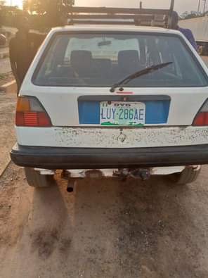 A picture of Golf 2 is available with good condition engine and gear