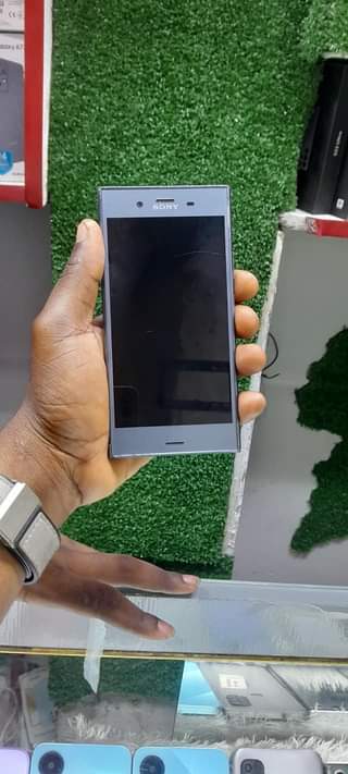 A picture of SONY Experia 01K gb 64