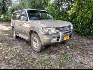 A picture of Land cruiser Prado for sale 0685136087