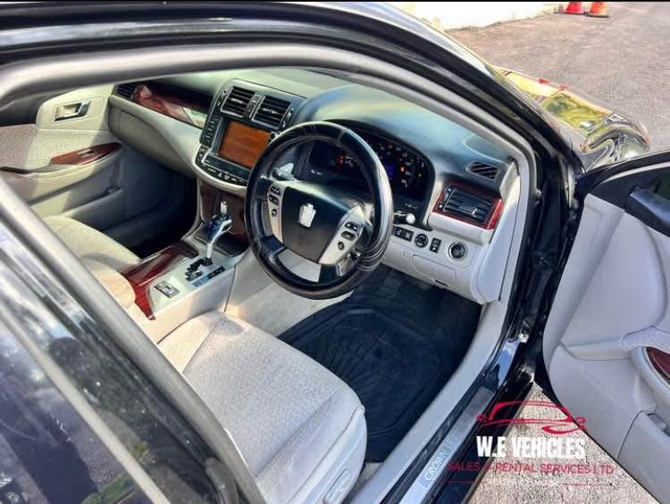 toyota crown