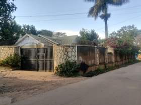 A picture of House on market location buziga 14 decimals contract me on