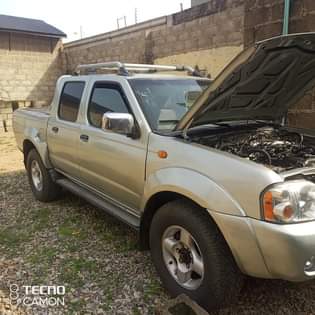 A picture of Nissan frontier pick up Double Cabin
