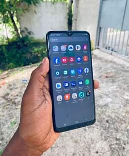 A picture of Samsung a50 O6I2O4IO5O