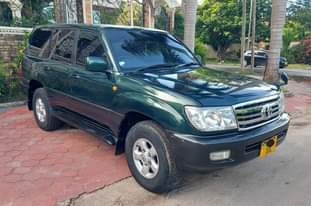 A picture of TOYOTA LANDCRUISER VX AMAZON