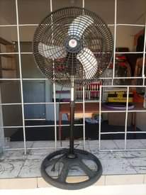 A picture of Fan kubwa sana upepo kama wote