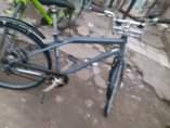 A picture of rode Baki full disik brack