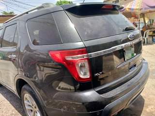 A picture of Ford Explorer 2014