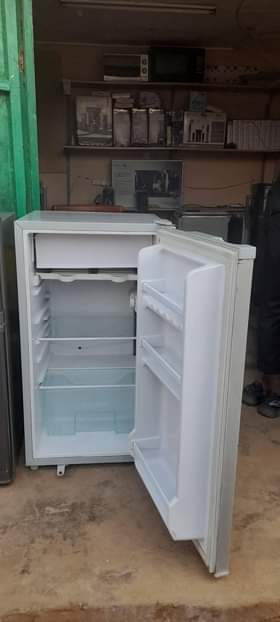 A picture of 120L capacity ICECOOL SINGLE DOOR FRIDGE ON THE SALE