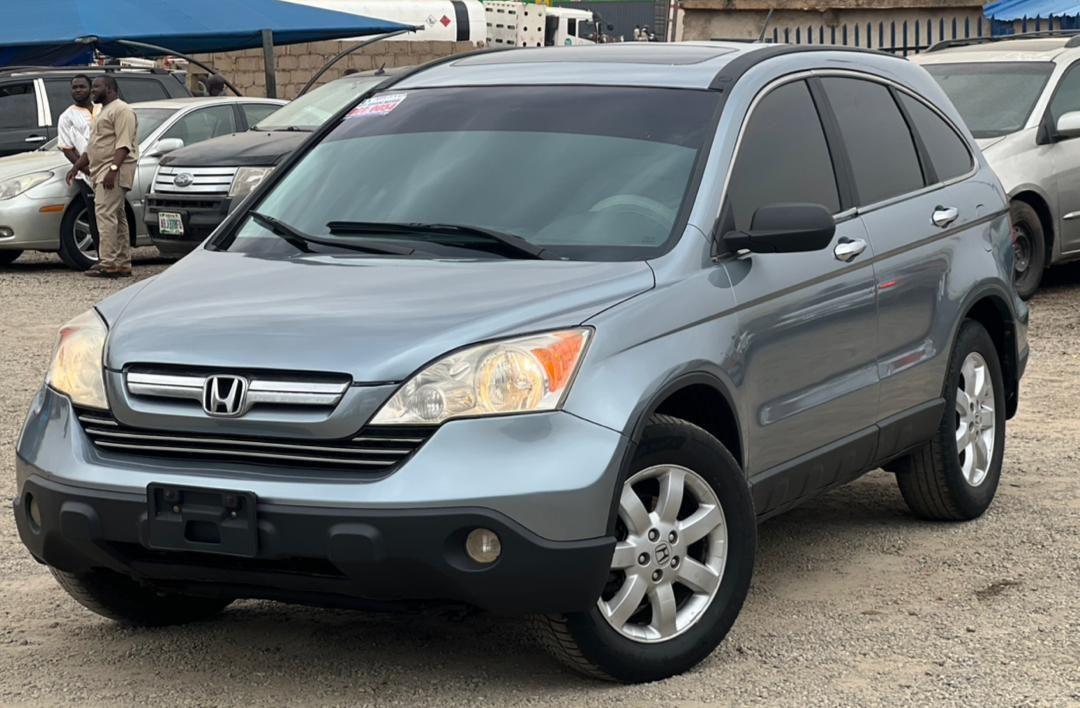 A picture of Honda CR V 2008