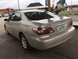 A picture of Lexus Es300