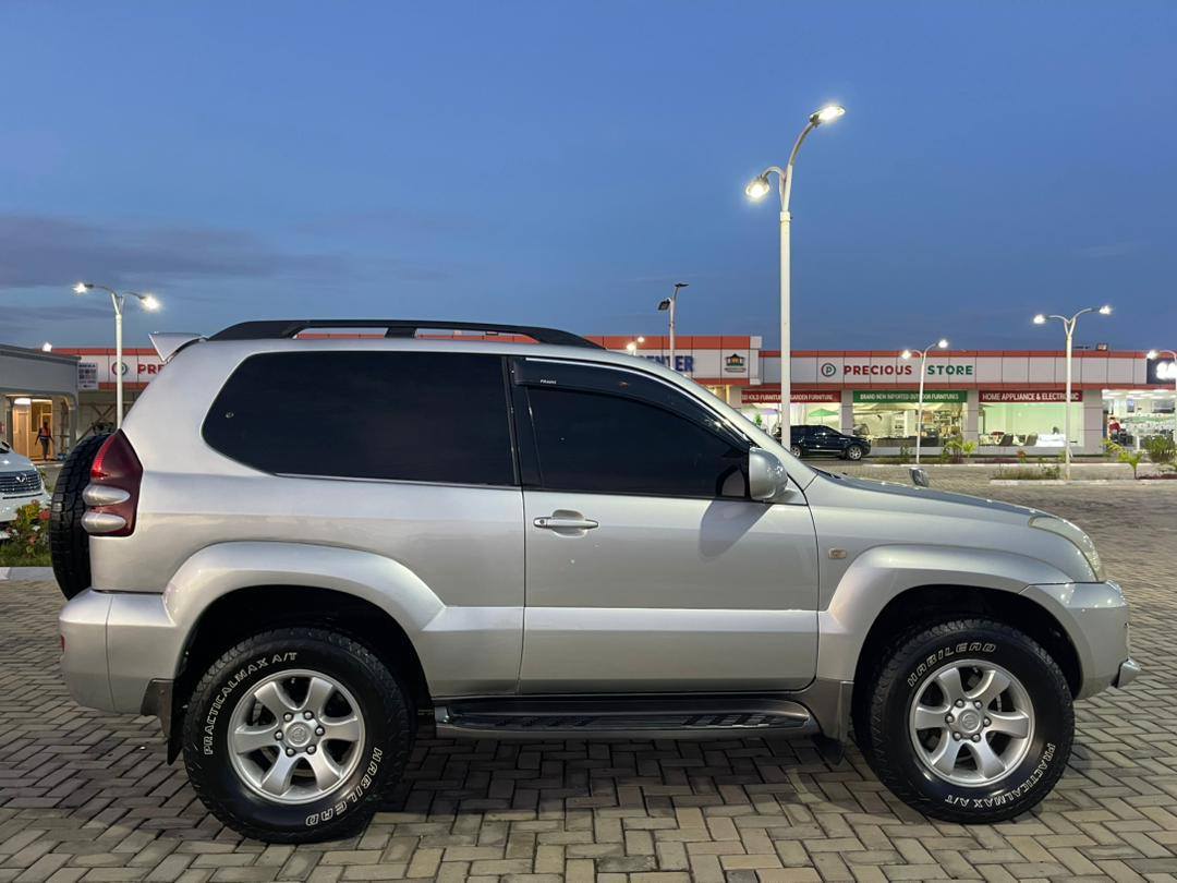 A picture of LANDCRUISER PRADO 120 Tshs 28 500 000 0761717171