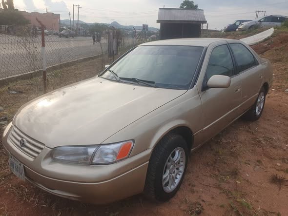 A picture of Extremely clean Toyota camry working perfectly with sound engine and
