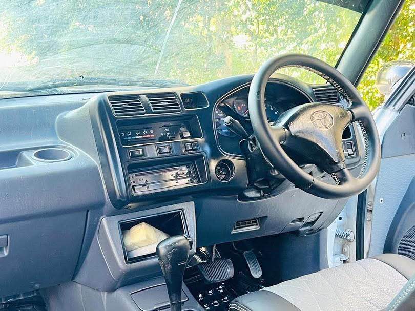A picture of Rav 4 old model