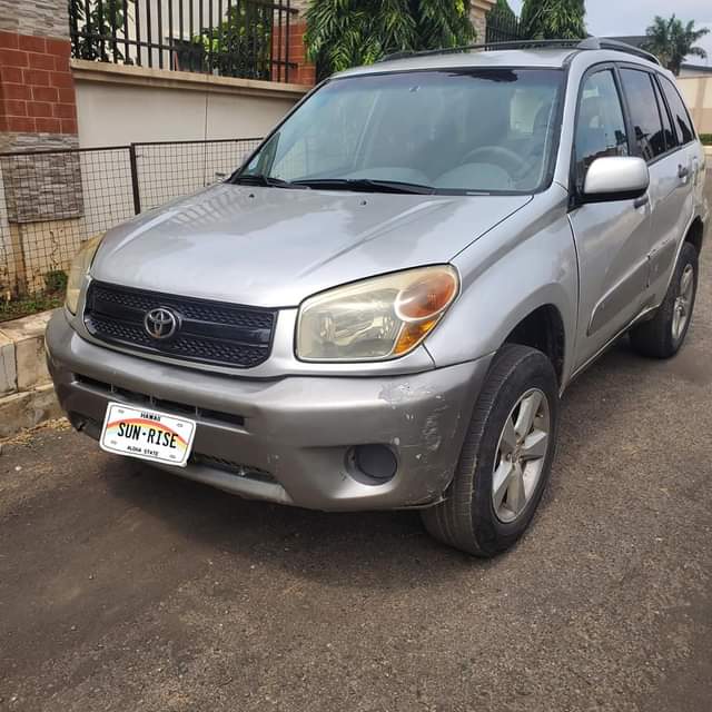 A picture of HOT DEAL TOYOTA RAV 4 2005 PRISTINE CONDITION Unscrewed V4