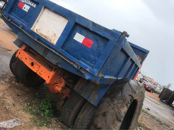 A picture of Tipper 911 08029557355