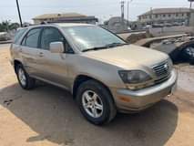 A picture of Lexus Rx300 2002