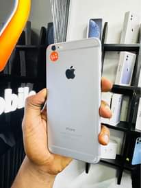 A picture of 6 64GB BATTERY 94 170 000Tzs finger CHINA PLAZA KKOO