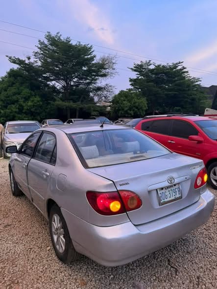 A picture of CLEAN DISTRESS 2005 TOYOTA COROLLA