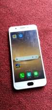 A picture of Oppo f1s with 32gb 3gn ram cracked
