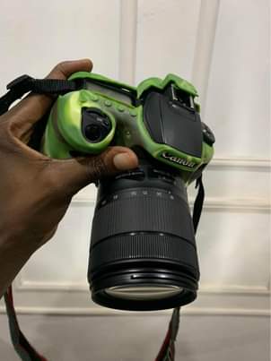 A picture of Canon 90D