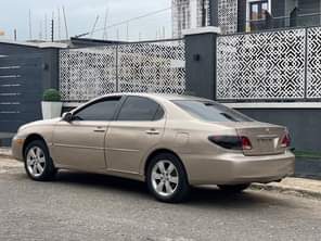 A picture of 2005 LEXUS ES330 SEAT COVER CLEAN BUY N DRIVE PERFECT