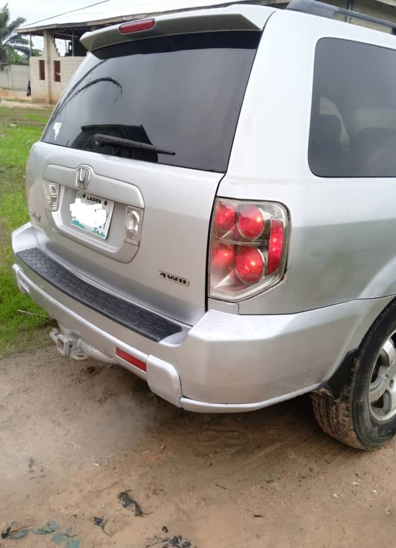 A picture of 2007 Honda pilot