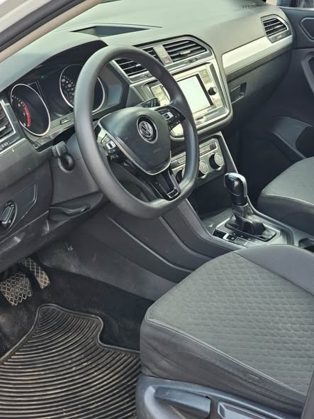 A picture of VOLKSWAGEN TIGUAN TSI 2018