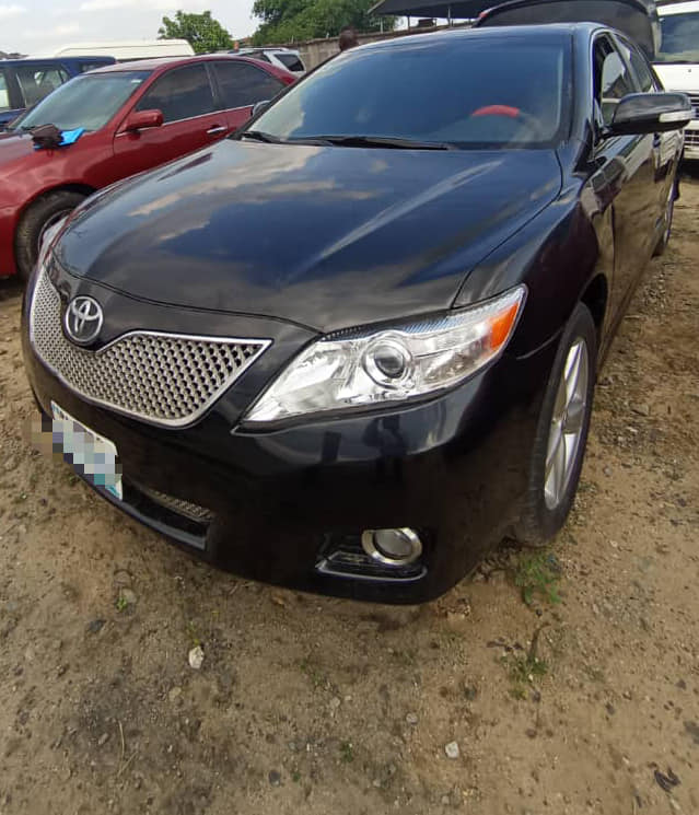 A picture of TOYOTA CAMRY 2009