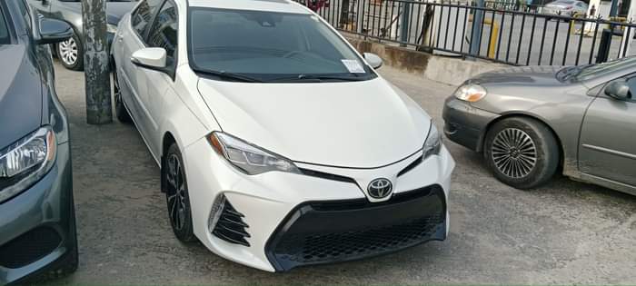 A picture of Toyota Corolla 2018 XSE model tokumbo car for sale pls