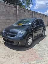A picture of Toyota aist