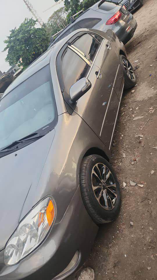 A picture of 2004 Toyota Corolla
