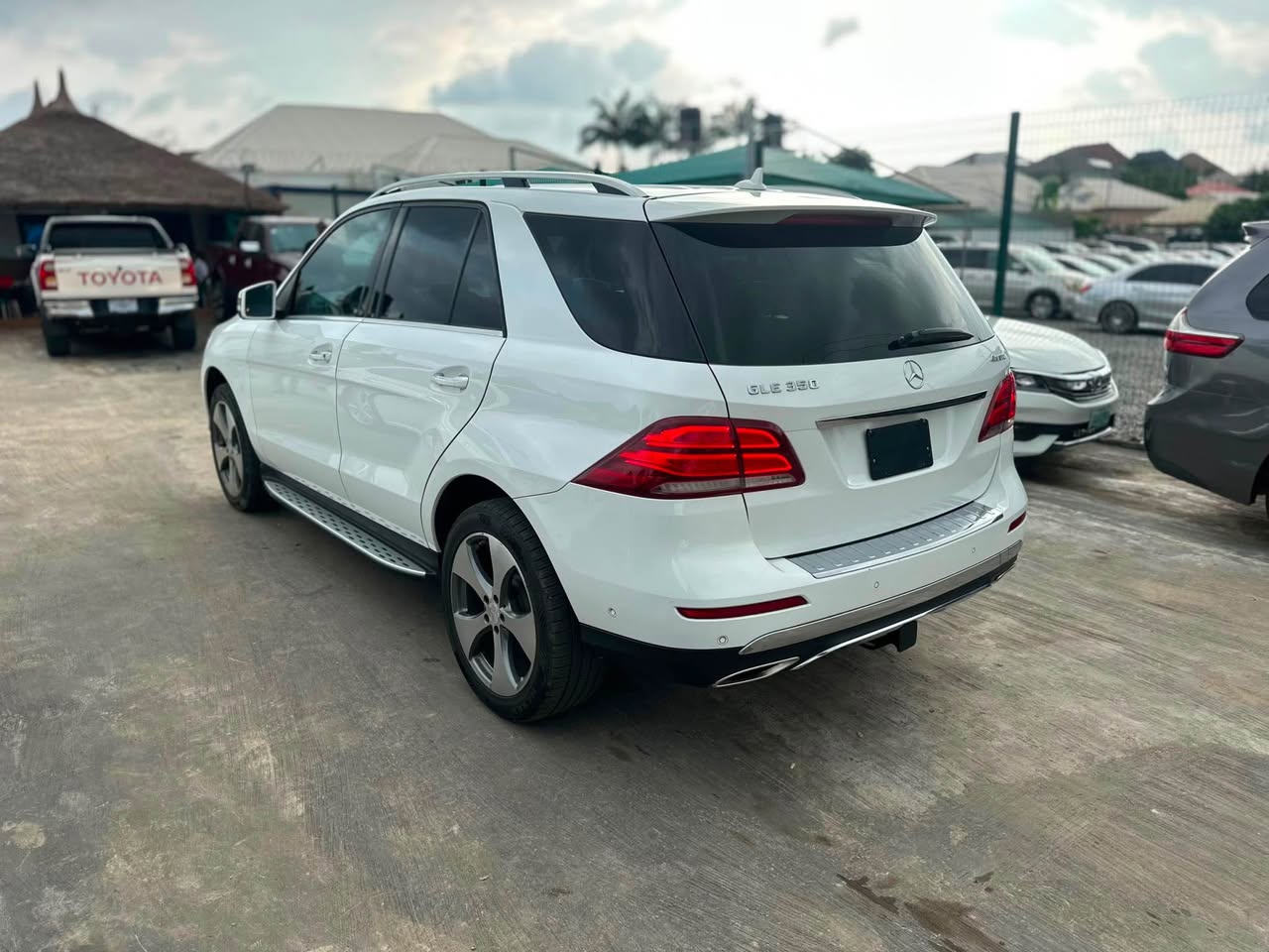 A picture of Extremely clean Foreign Used 2016 Mercedes Benz GLE350 4matic with