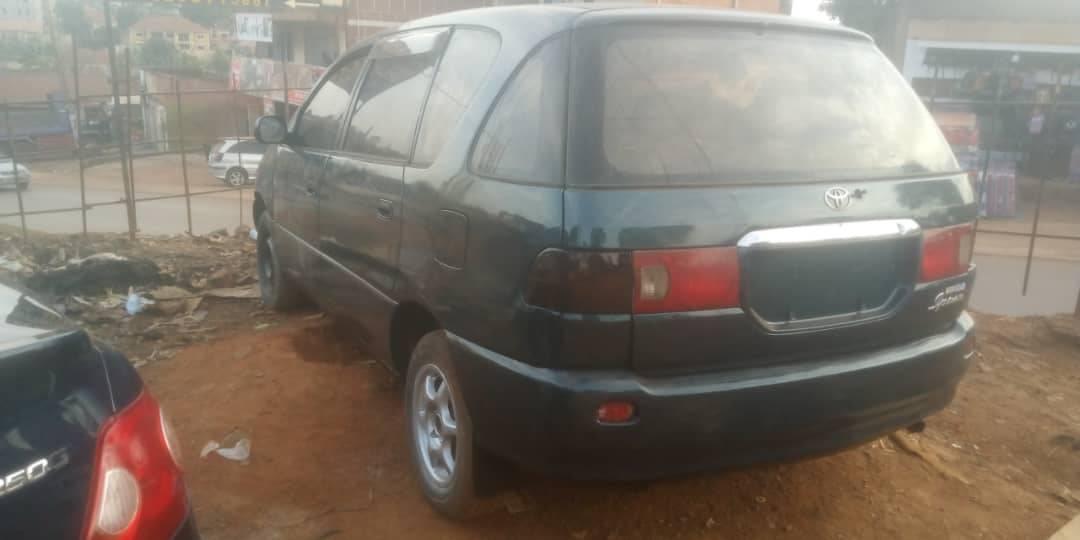 A picture of Car