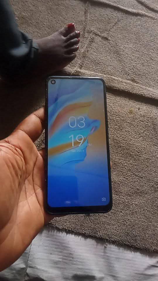 A picture of Techno camon18i 4gb 128gb